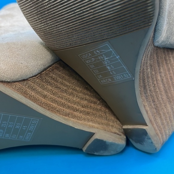 Women's Forever 21 Beige Wedge Tie-Back Faux Suede Shoes - Size 6.5 - Picture 8 of 8